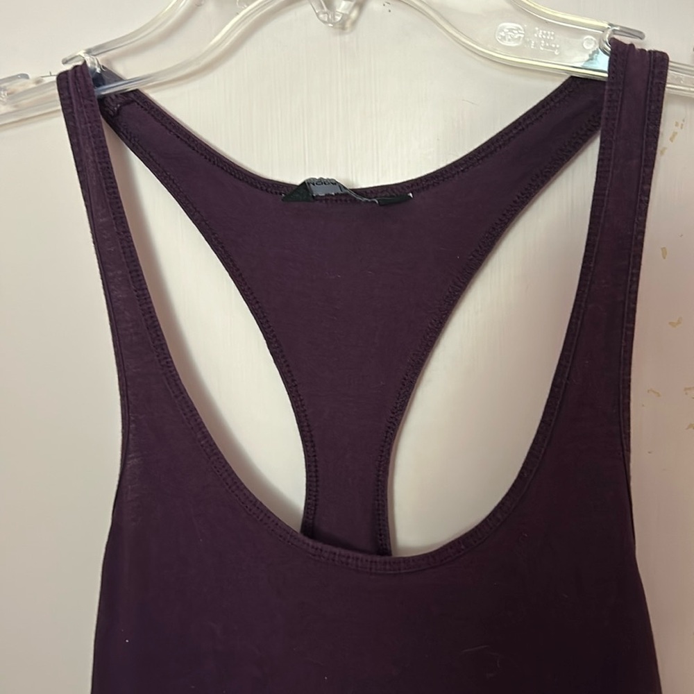 Moda International tank top size small
